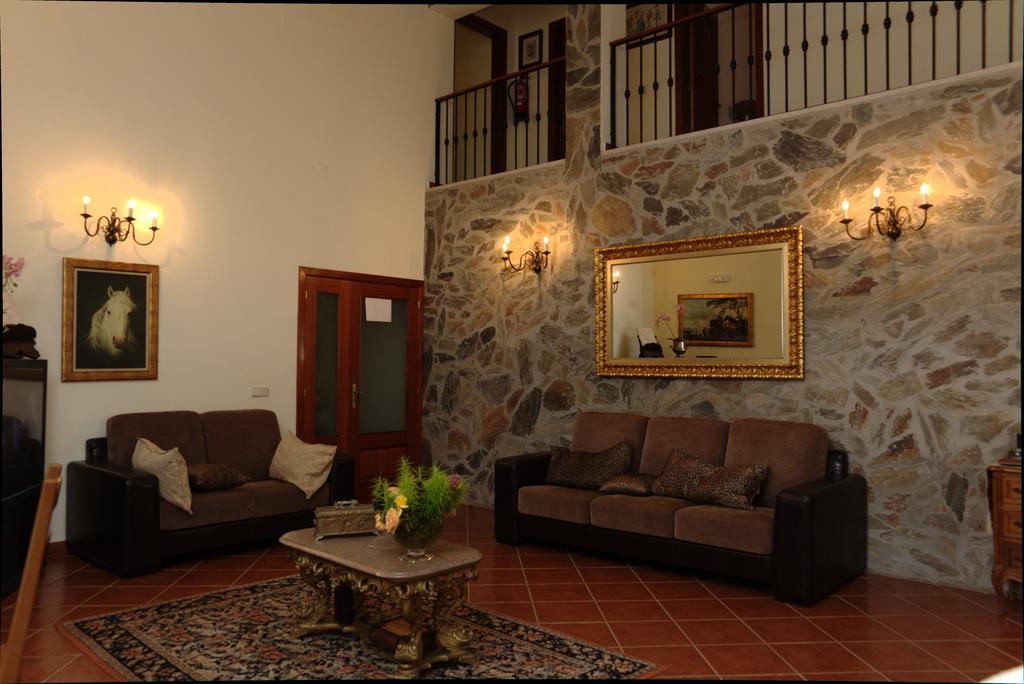 Casa Das Aguas Ferreas Hotel Mogadouro  Buitenkant foto